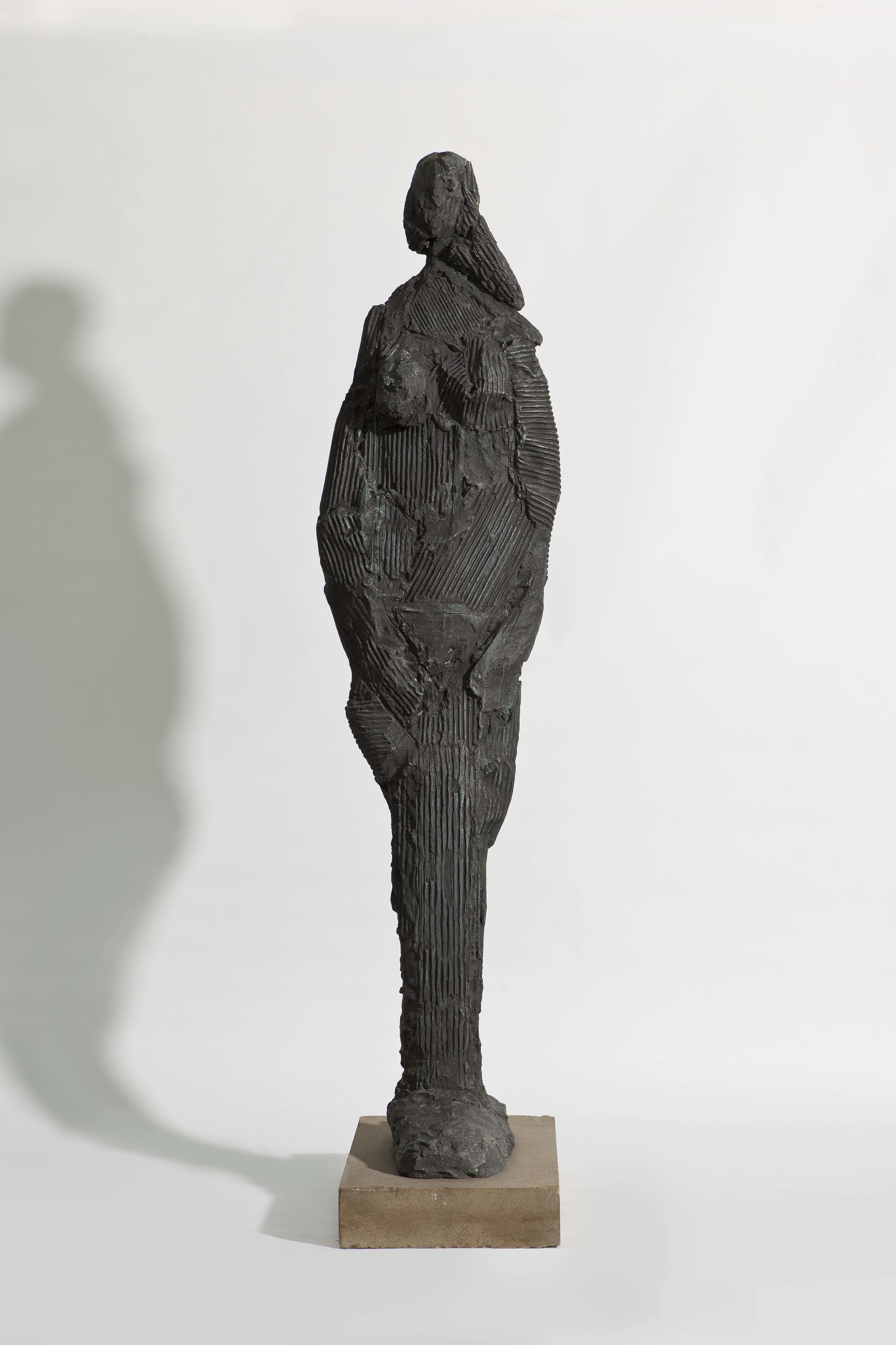 Standing Female Figure, 1955, Bronze auf Kunststeinsockel; Gussauflage: 4 Bronzegüsse; Leihgabe des Förderkreises für die Kunsthalle Mannheim e.V. seit 1994; © VG Bild-Kunst, Bonn 2013